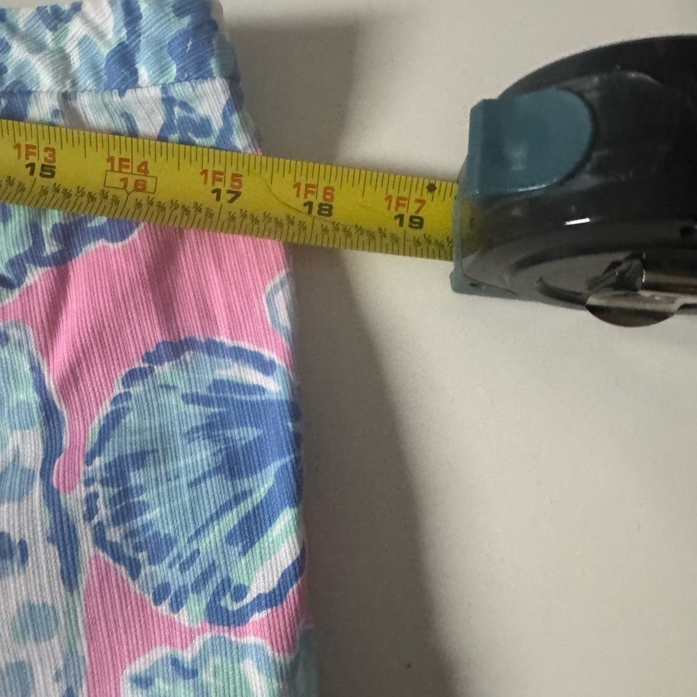 Lilly Pulitzer 8 Adie Shorts Capri Pink Samba 4" Inseam Preppy Colorful Coastal - Picture 9 of 13